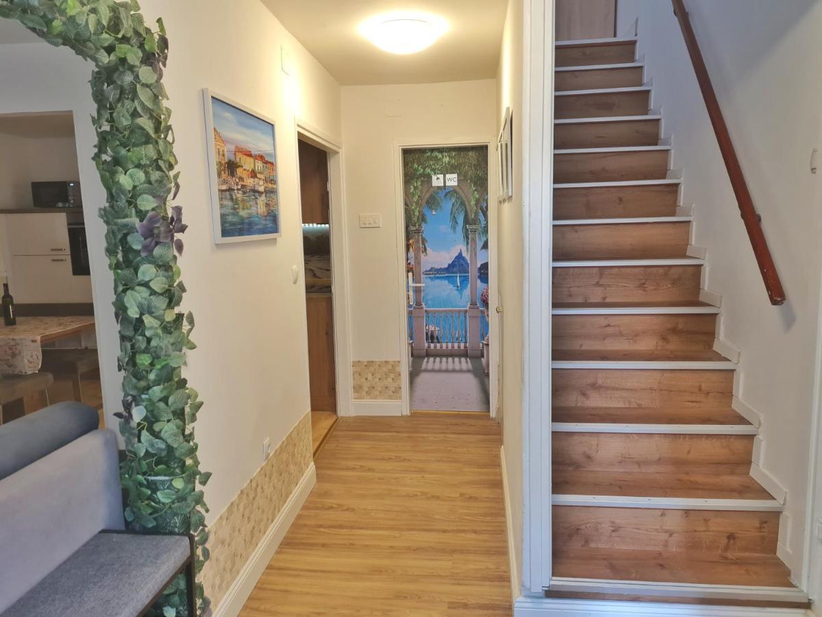 Holiday Place Veli Dvor - Vacation House With Private Garden In Old Town Пунат Экстерьер фото