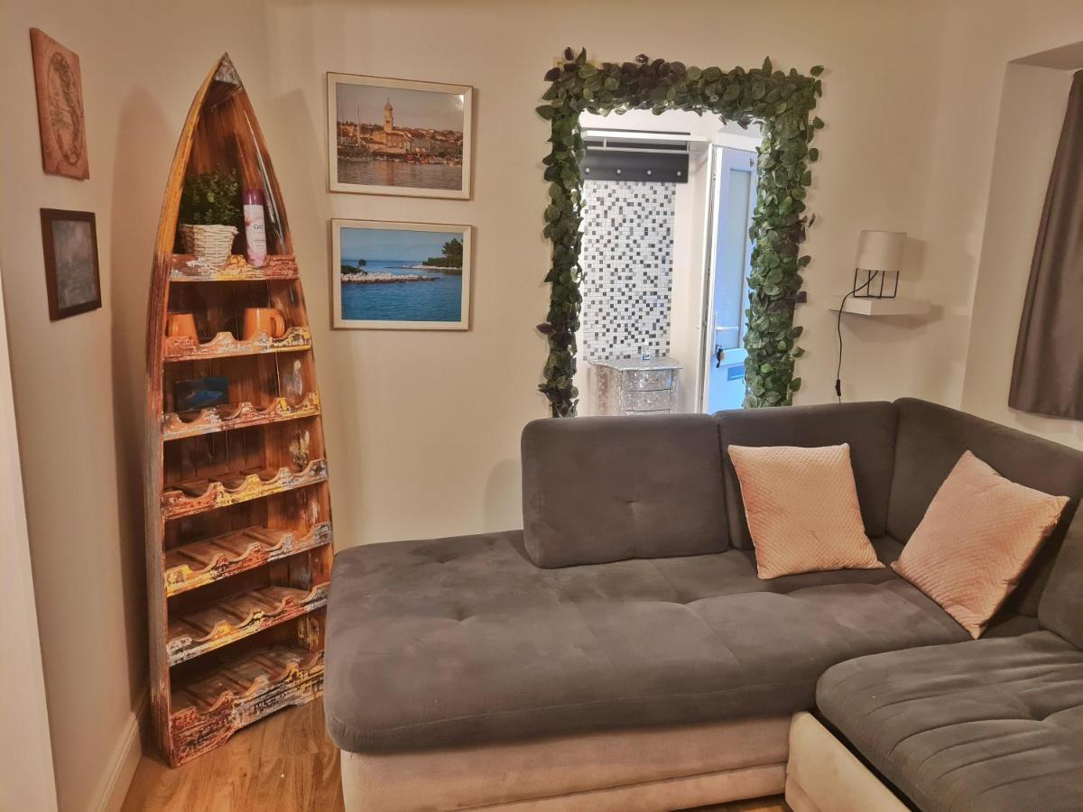 Holiday Place Veli Dvor - Vacation House With Private Garden In Old Town Пунат Экстерьер фото